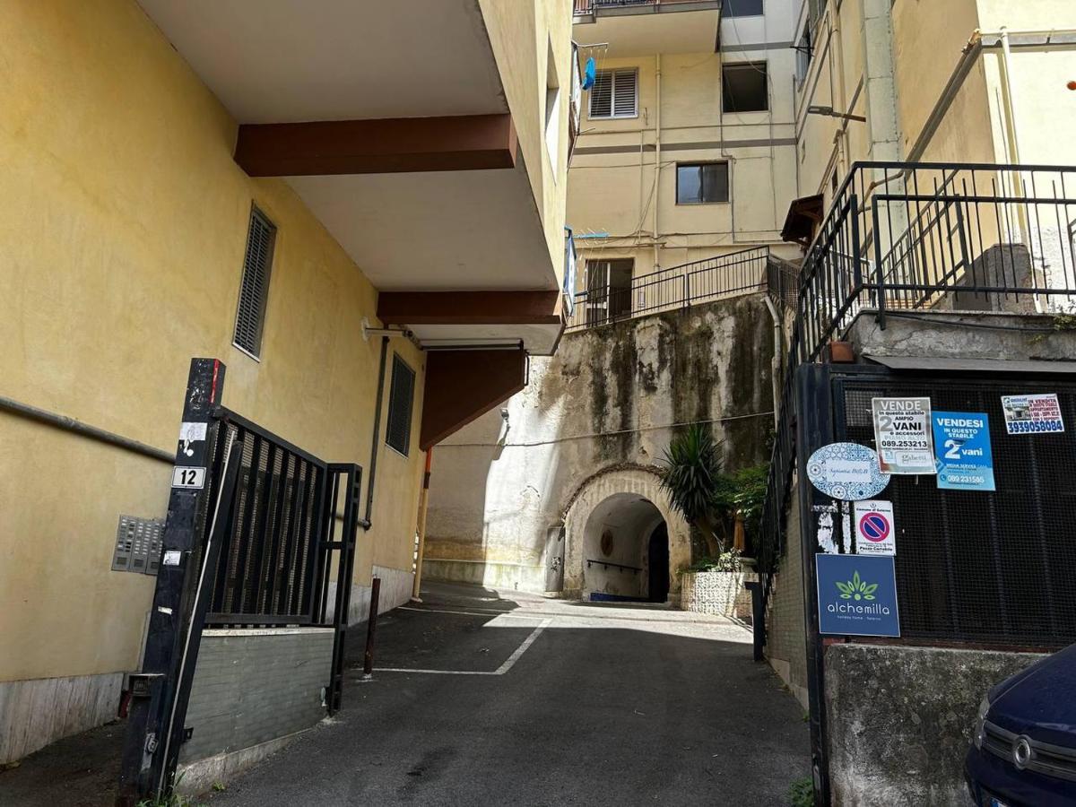 A Casa Di Roberta Daire Salerno Dış mekan fotoğraf